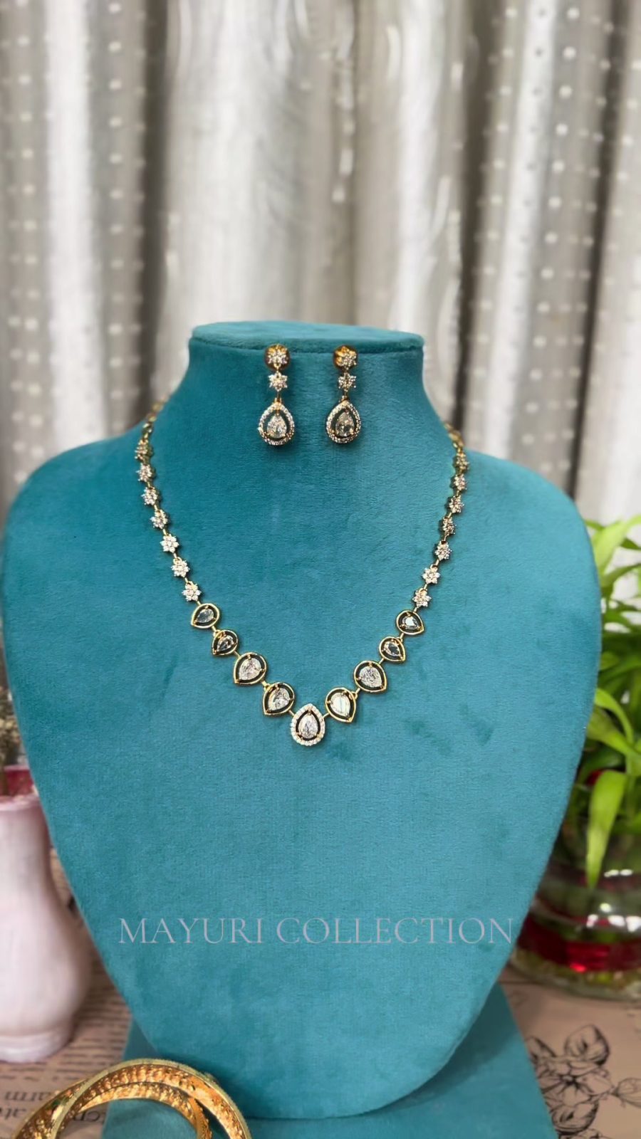 Teardrop Stone Necklace and Earring Set - Image 3