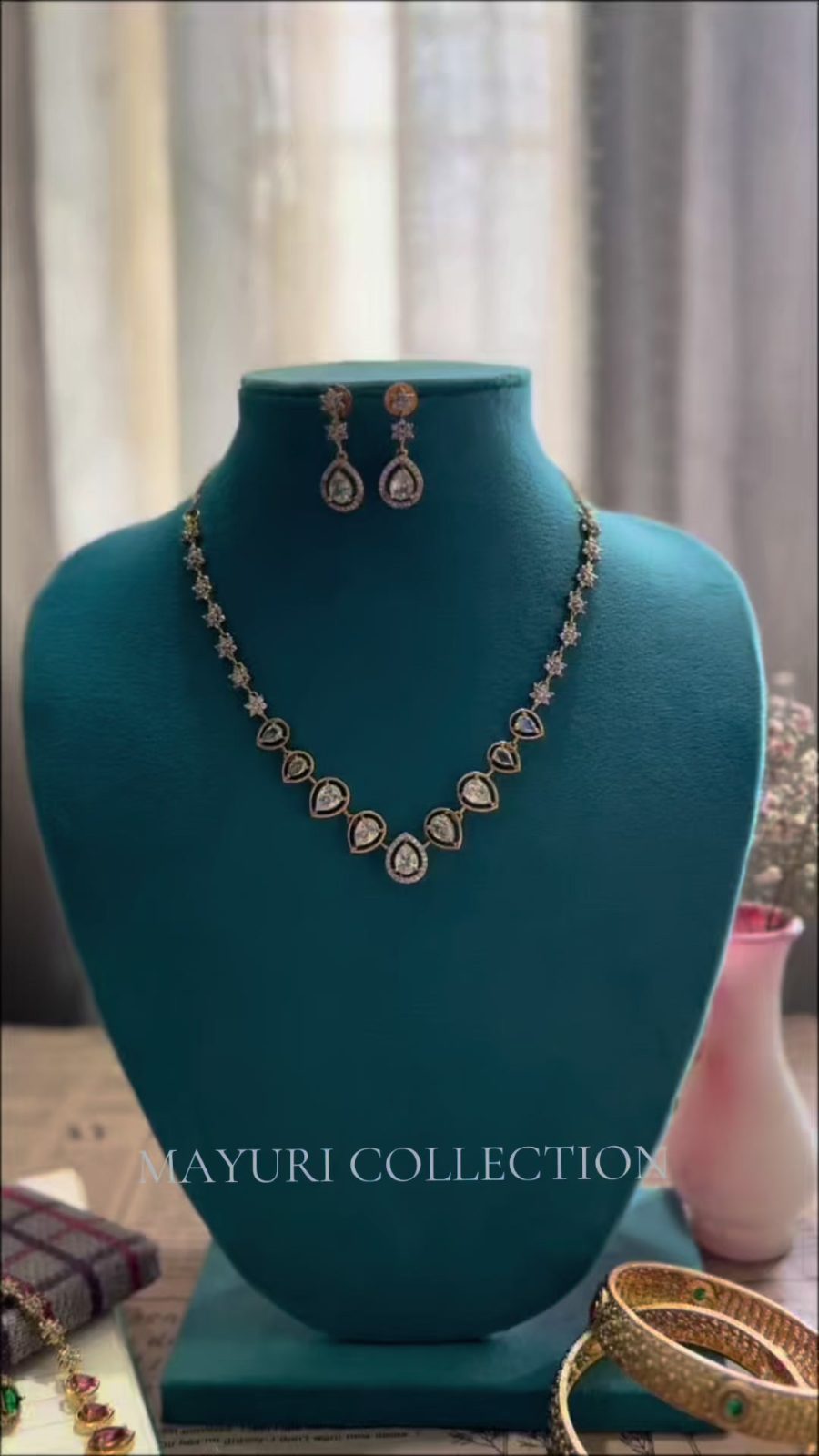 Gold-Tone Teardrop Stone Necklace Set with Matching Earrings - Image 6